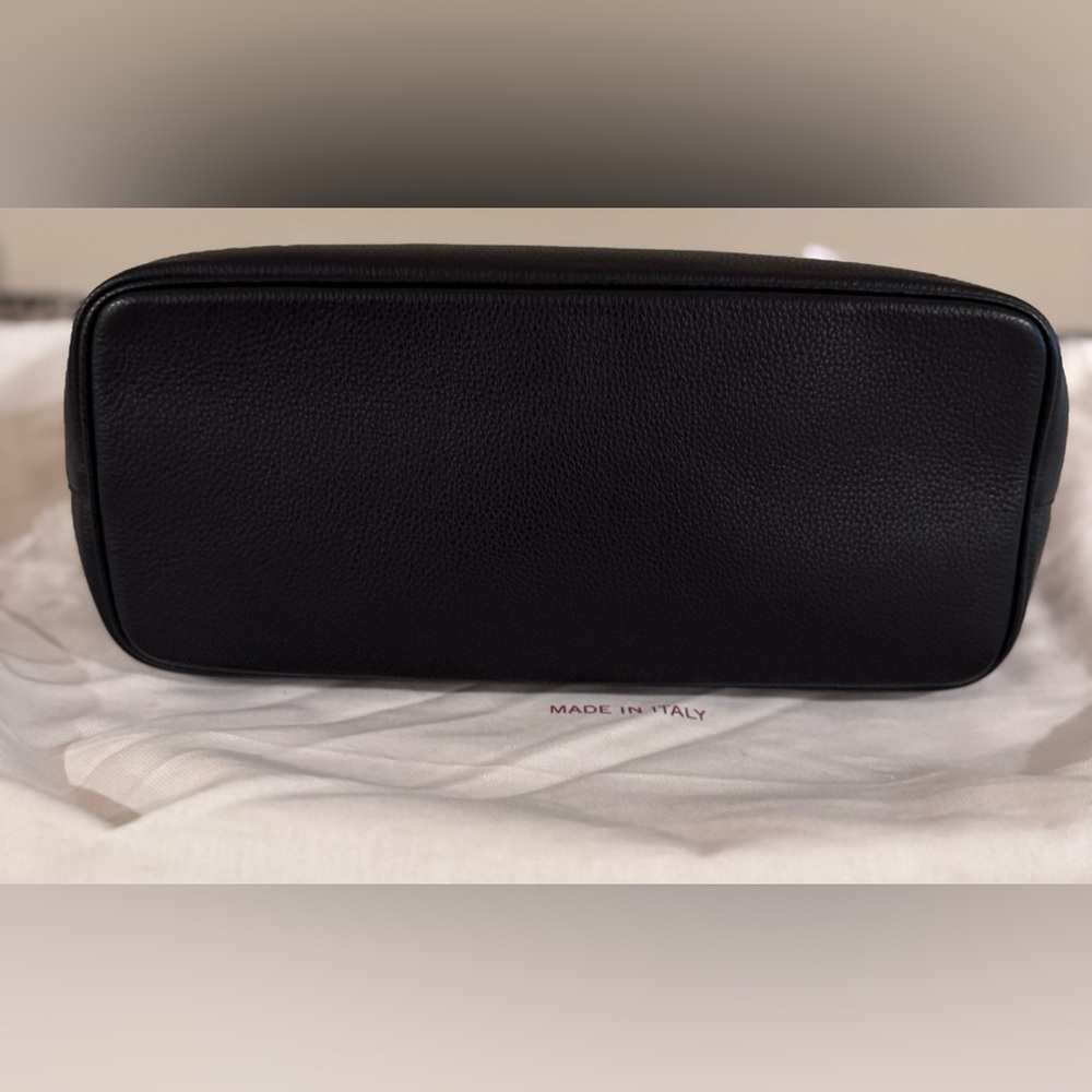 Salvatore Ferragamo Black Leather Tote Bag NEW WITH TAGS! Gorgeous bag!!! SOLD - Picture 4 of 16
